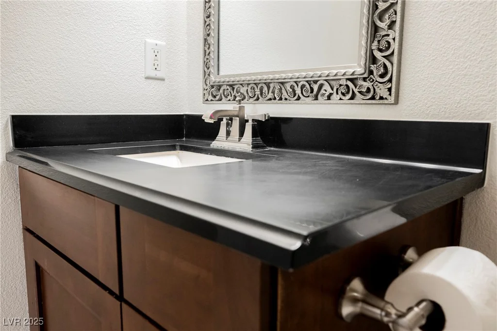 6284 Pinewood, Las Vegas, NV 89103