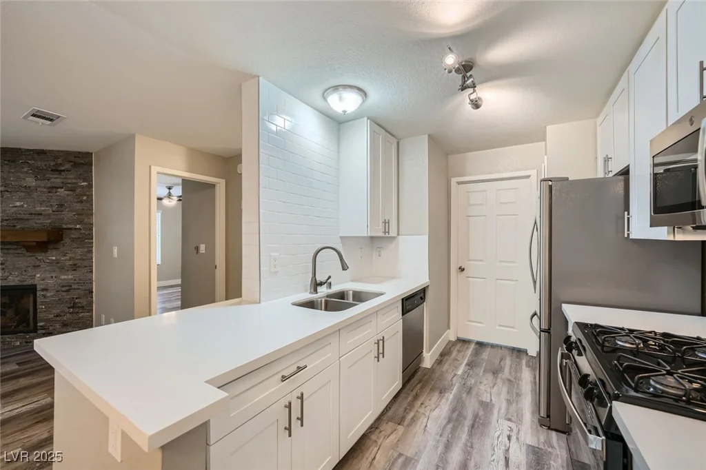 2200 Fort Apache, Las Vegas, NV 89117