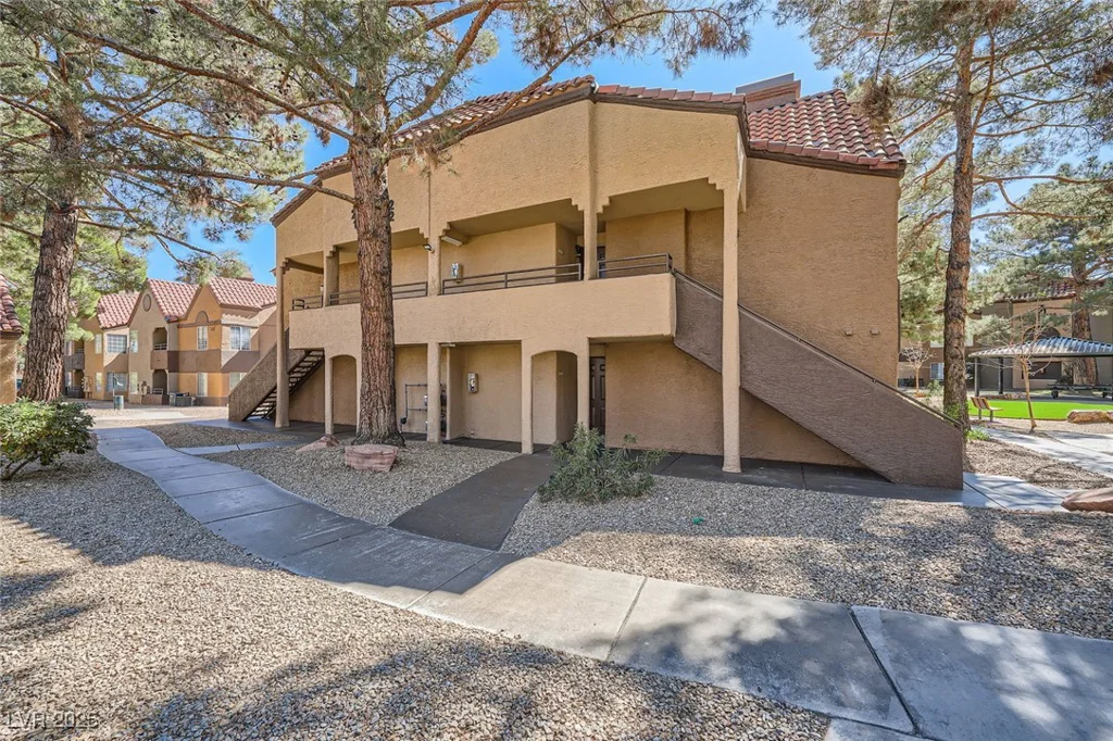 2200 Fort Apache, Las Vegas, NV 89117