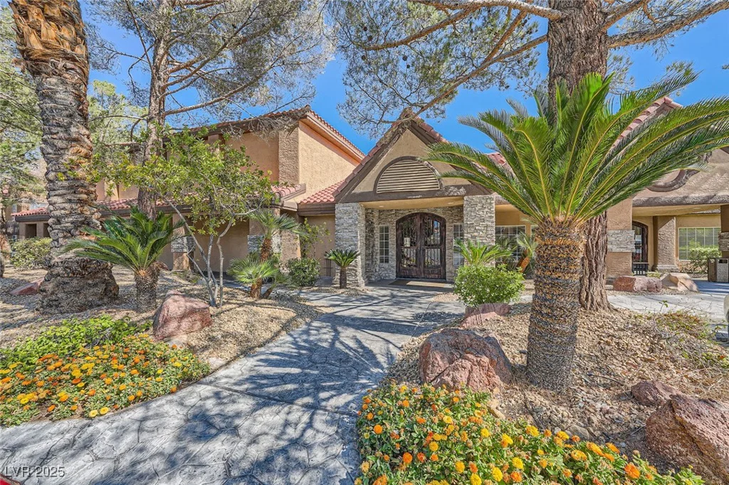 2200 Fort Apache, Las Vegas, NV 89117
