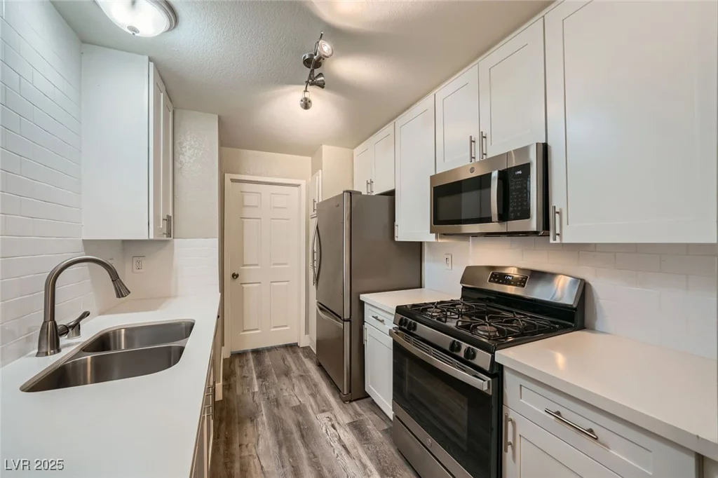 2200 Fort Apache, Las Vegas, NV 89117