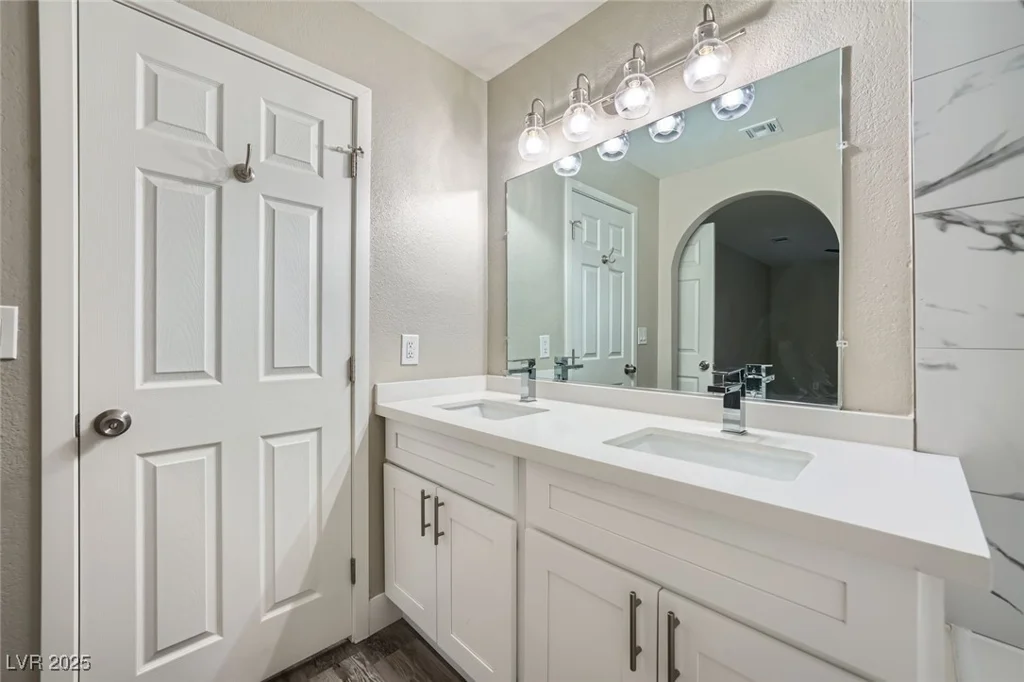 2200 Fort Apache, Las Vegas, NV 89117