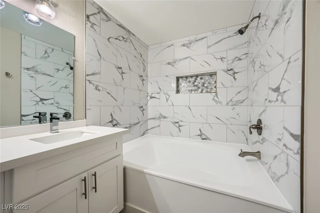 2200 Fort Apache, Las Vegas, NV 89117