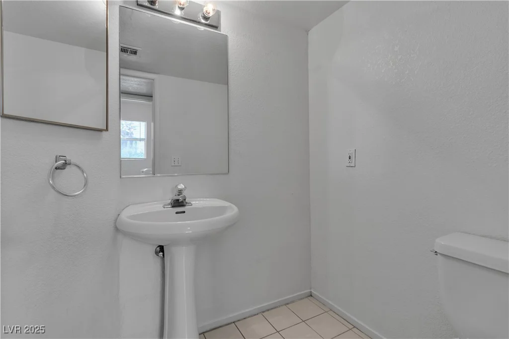 8112 Broken Spur, Las Vegas, NV 89131