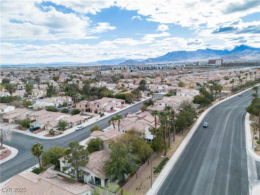 8112 Broken Spur, Las Vegas, NV 89131