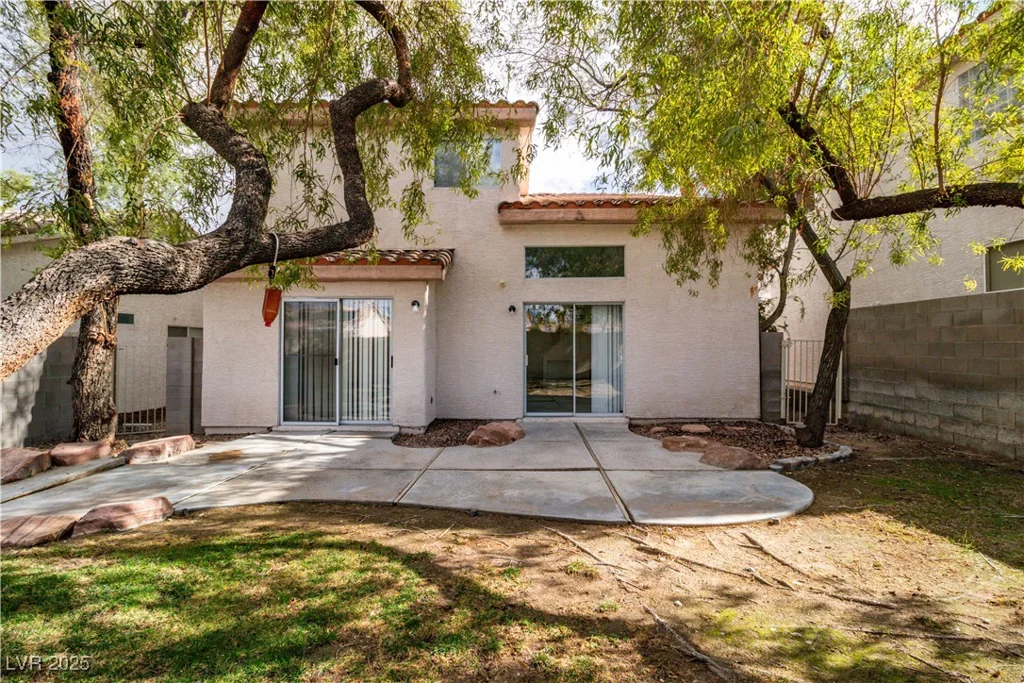 8112 Broken Spur, Las Vegas, NV 89131