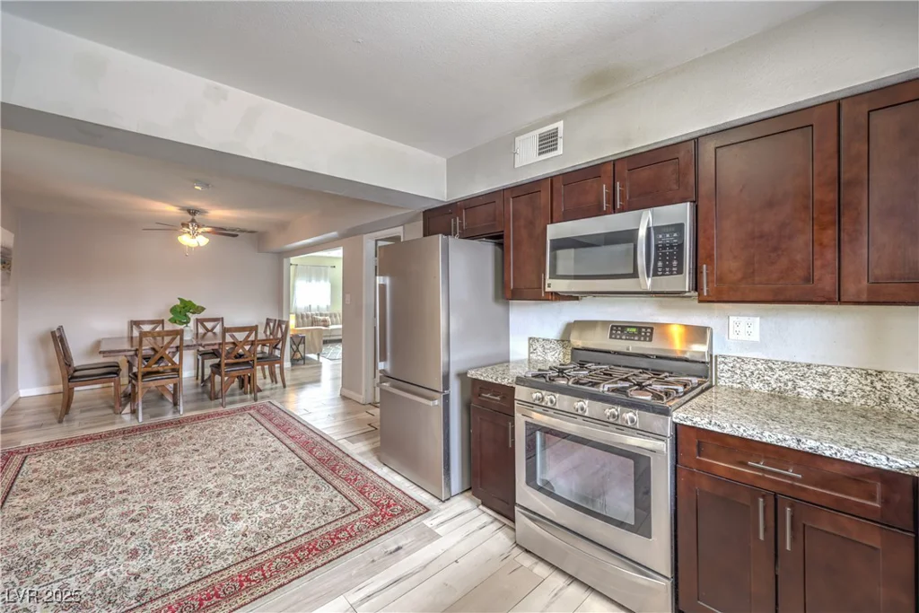 1812 RENADA, North Las Vegas, NV 89030