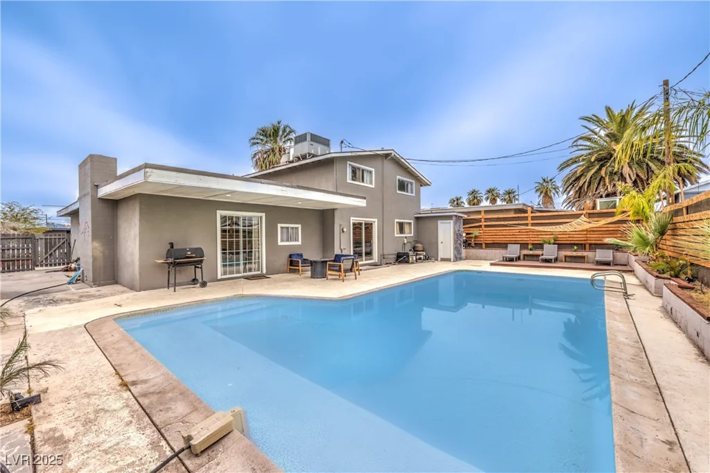 1812 RENADA, North Las Vegas, NV 89030