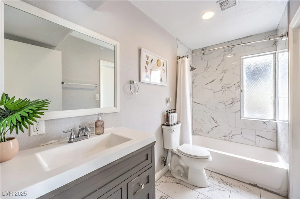 1812 RENADA, North Las Vegas, NV 89030