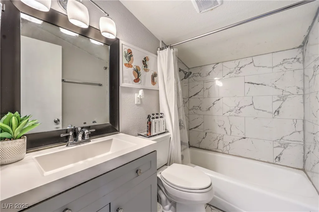 1812 RENADA, North Las Vegas, NV 89030
