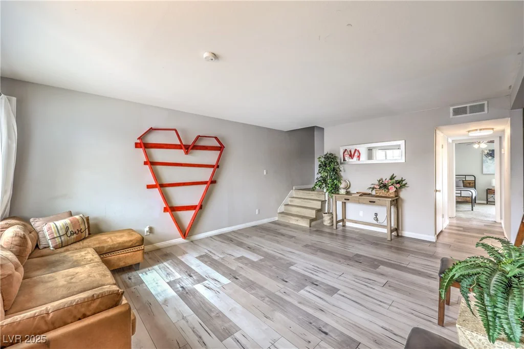 1812 RENADA, North Las Vegas, NV 89030