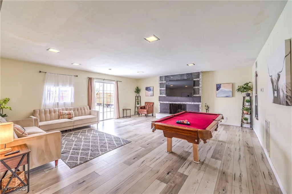 1812 RENADA, North Las Vegas, NV 89030