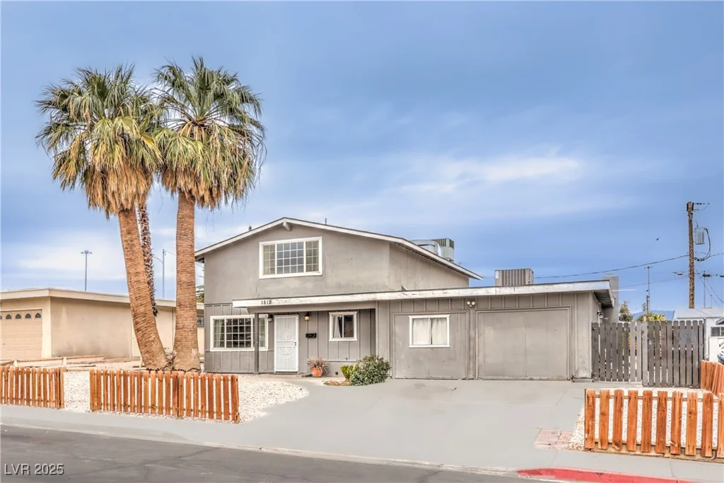 1812 RENADA, North Las Vegas, NV 89030