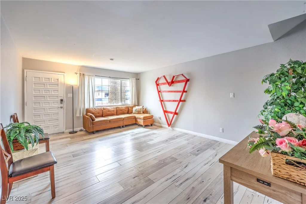 1812 RENADA, North Las Vegas, NV 89030