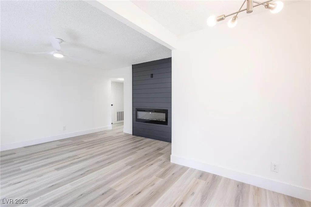 1405 Vegas Valley, Las Vegas, NV 89169