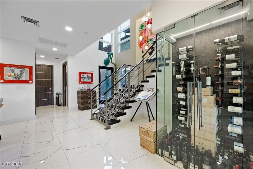 2819 Queens Courtyard, Las Vegas, NV 89109
