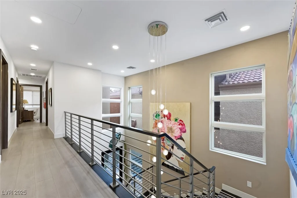 2819 Queens Courtyard, Las Vegas, NV 89109