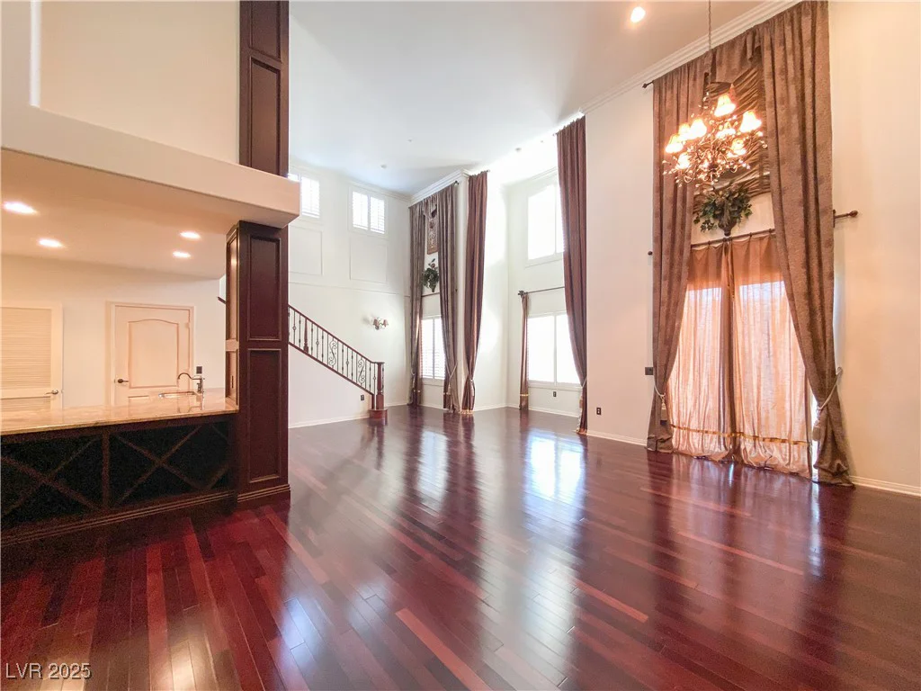 26 SERENE, Las Vegas, NV 89123