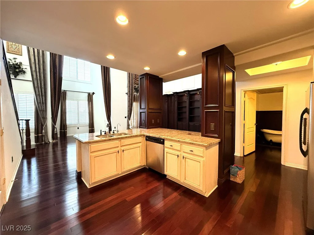 26 SERENE, Las Vegas, NV 89123
