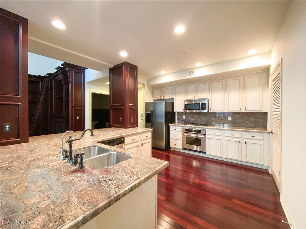 26 SERENE, Las Vegas, NV 89123
