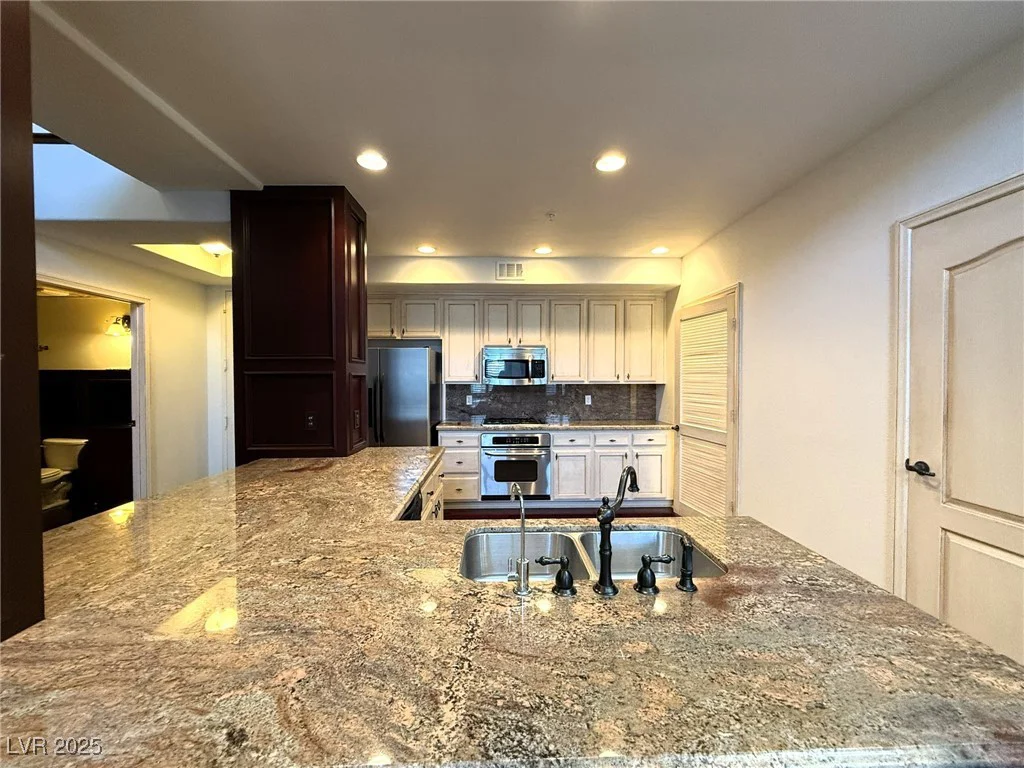 26 SERENE, Las Vegas, NV 89123