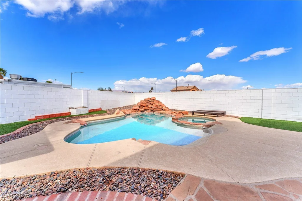 3536 Golden Pedal, Las Vegas, NV 89129