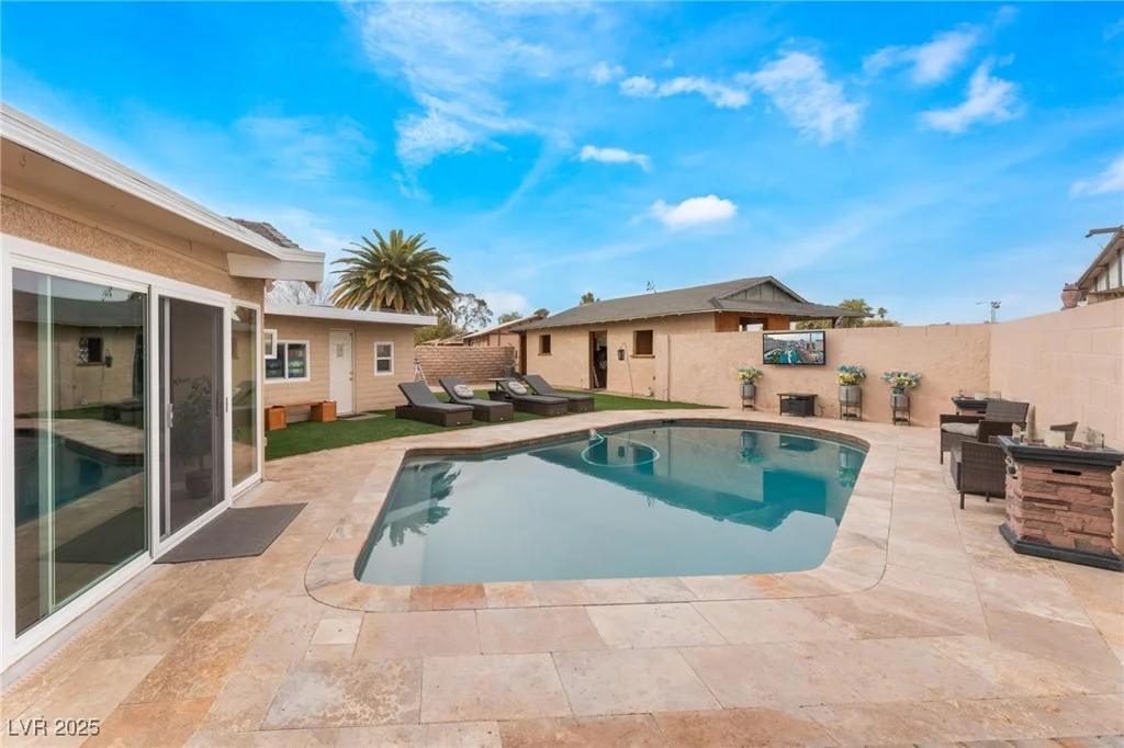 1462 Rawhide, Las Vegas, NV 89119