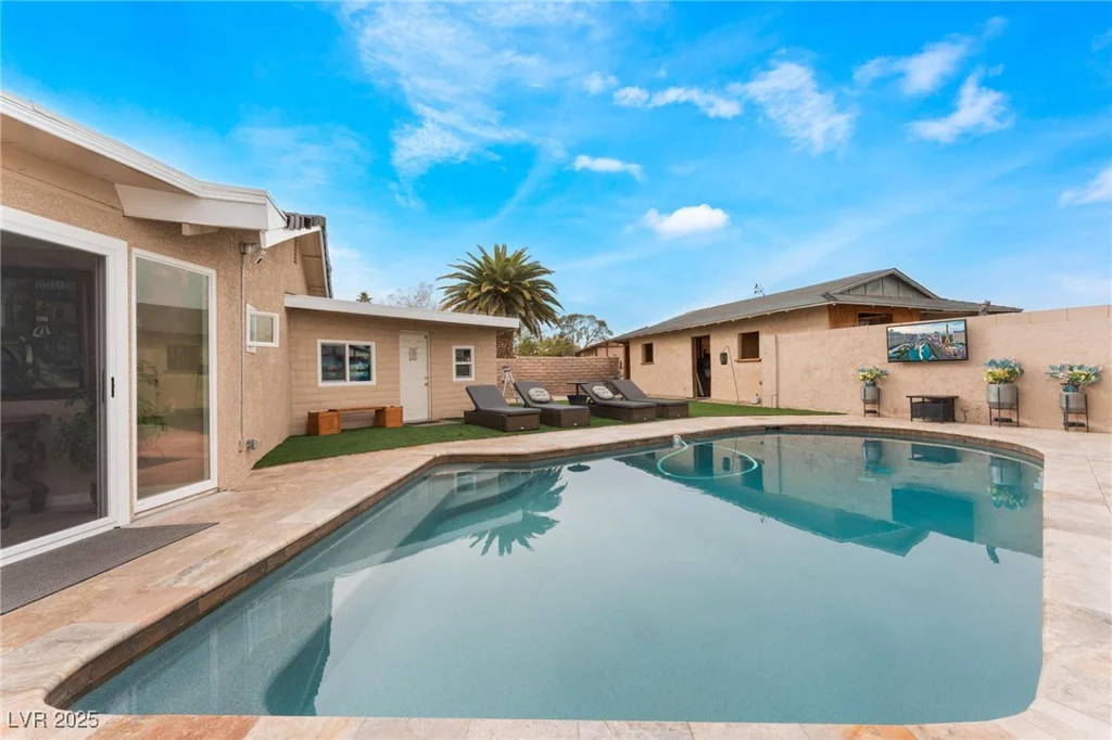 1462 Rawhide, Las Vegas, NV 89119