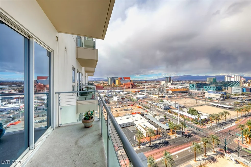 200 Hoover, Las Vegas, NV 89101