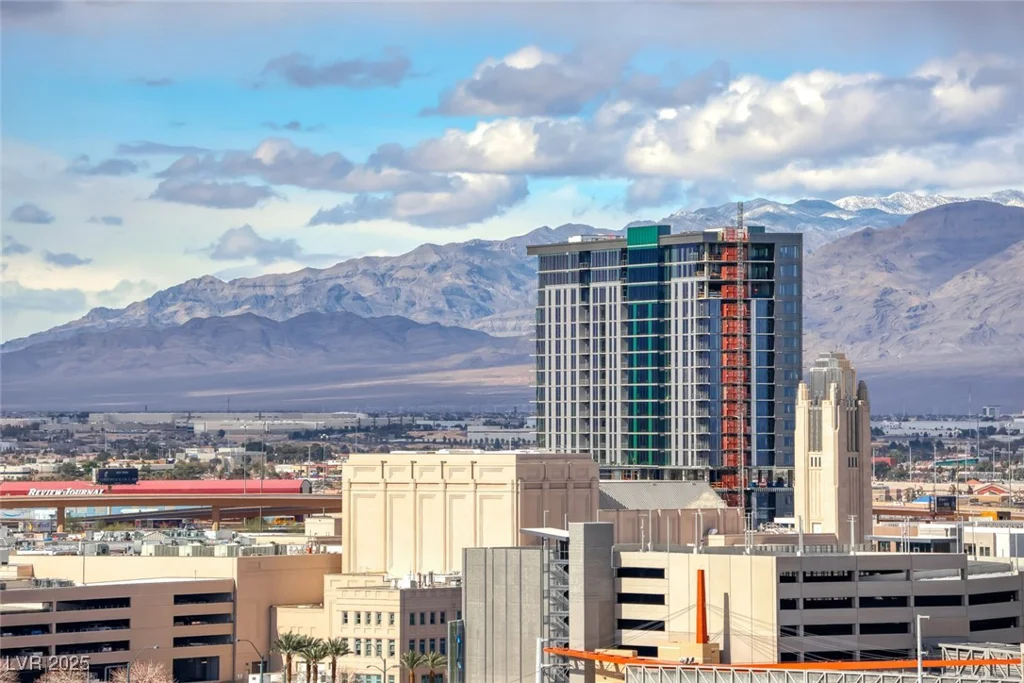 200 Hoover, Las Vegas, NV 89101