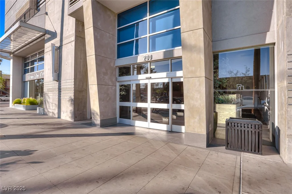 200 Hoover, Las Vegas, NV 89101