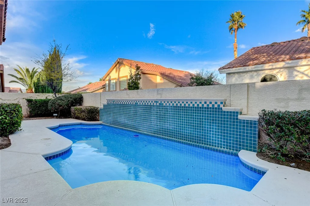 1700 Wandering Winds, Las Vegas, NV 89128
