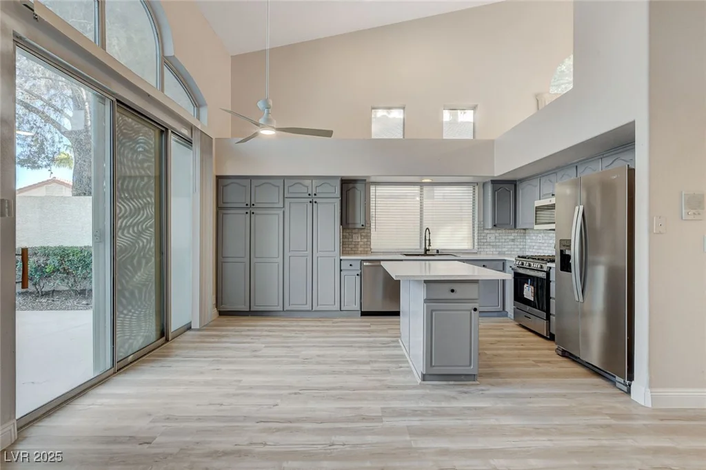 1700 Wandering Winds, Las Vegas, NV 89128
