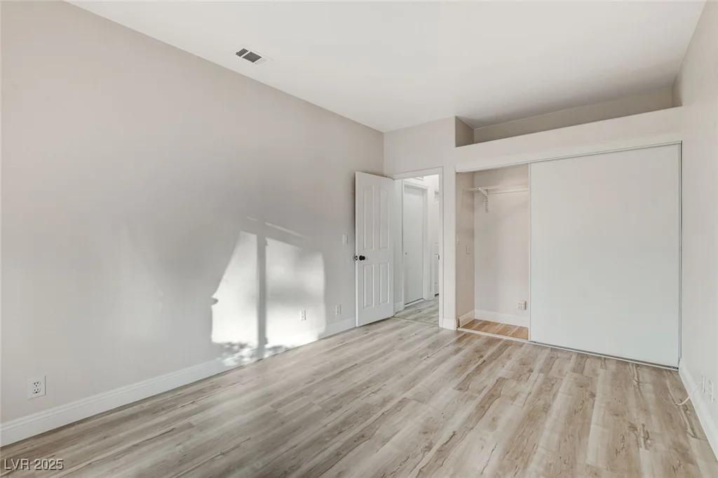 1700 Wandering Winds, Las Vegas, NV 89128