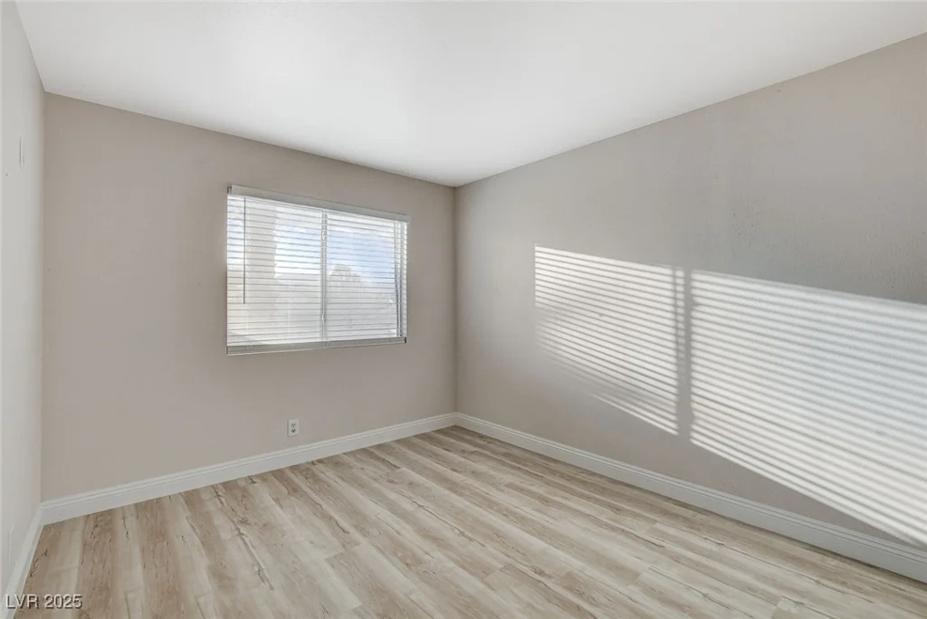 1700 Wandering Winds, Las Vegas, NV 89128