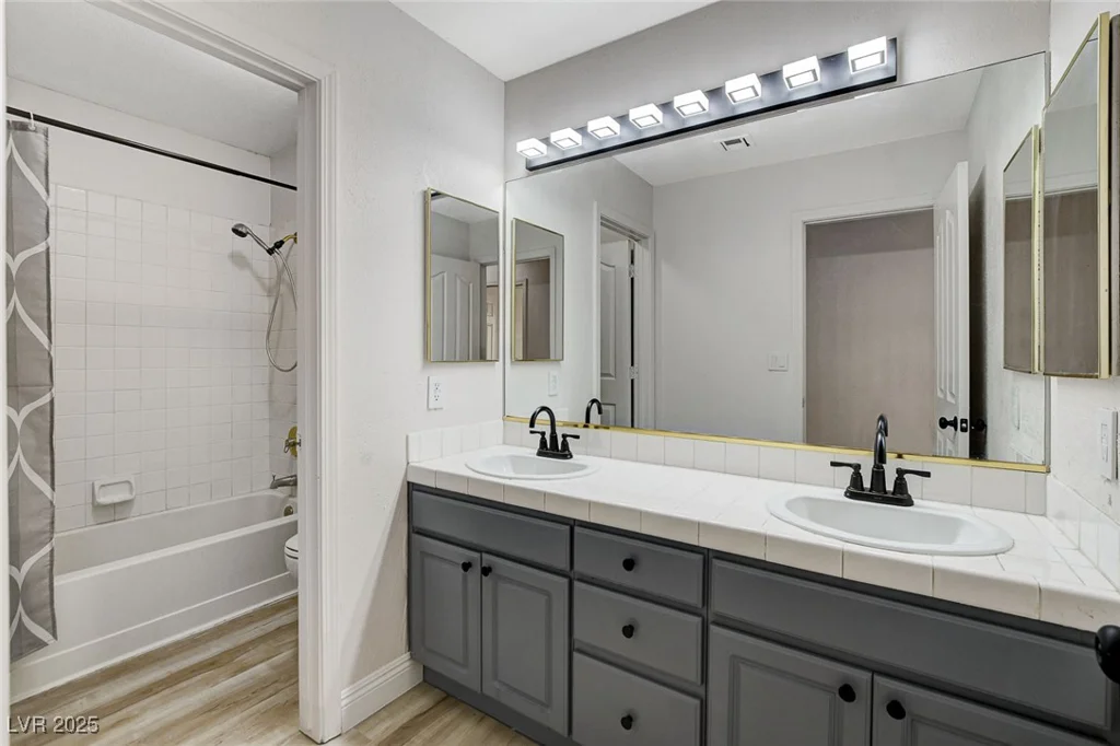 1700 Wandering Winds, Las Vegas, NV 89128