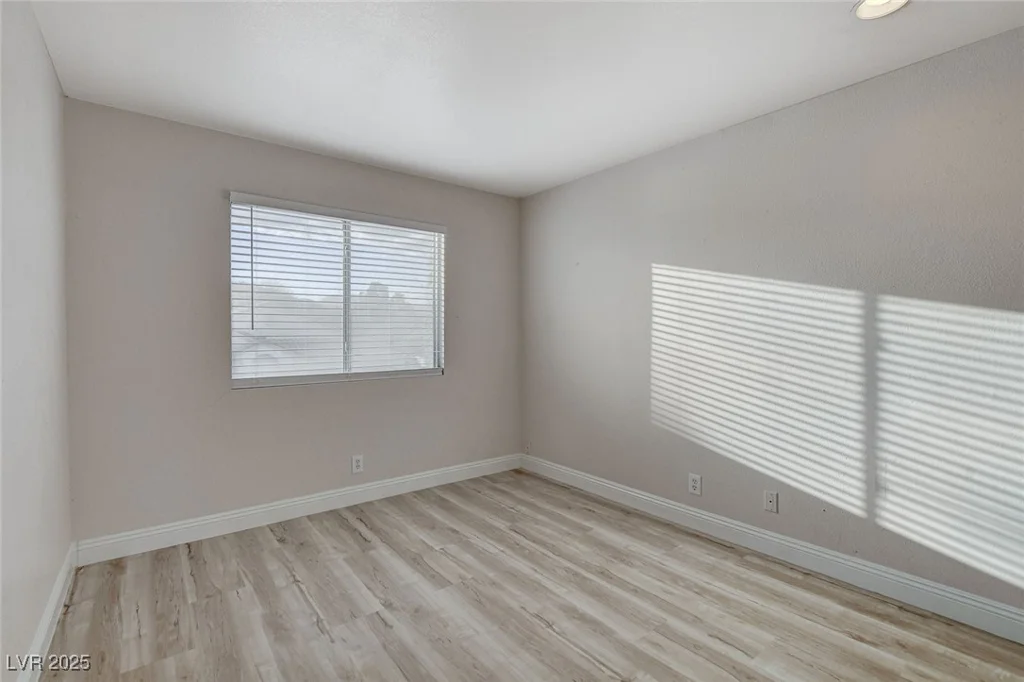 1700 Wandering Winds, Las Vegas, NV 89128
