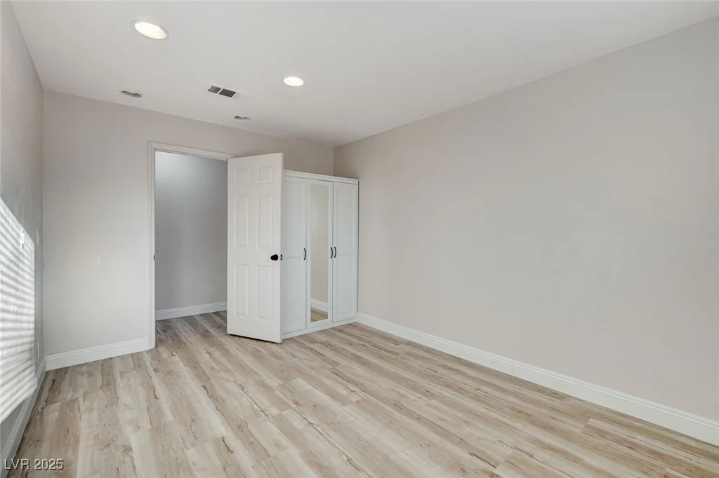 1700 Wandering Winds, Las Vegas, NV 89128