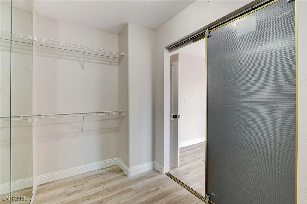 1700 Wandering Winds, Las Vegas, NV 89128