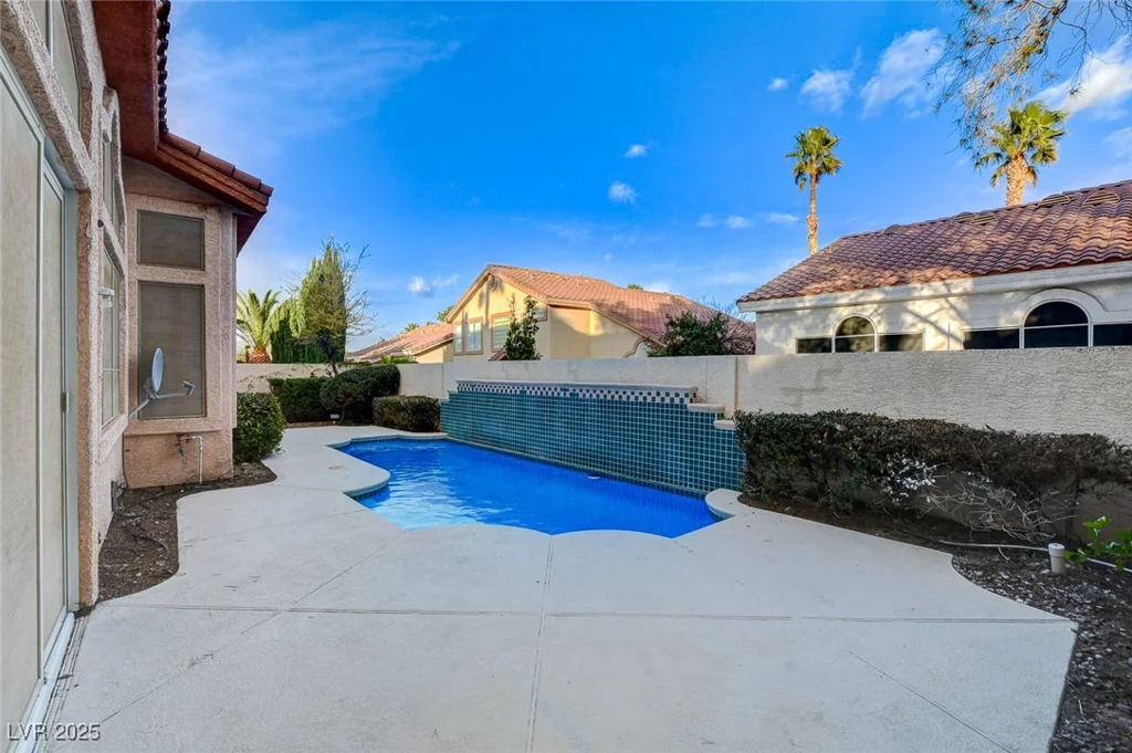 1700 Wandering Winds, Las Vegas, NV 89128