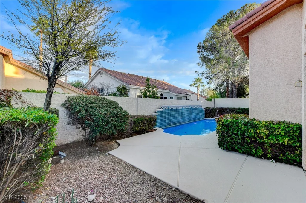 1700 Wandering Winds, Las Vegas, NV 89128