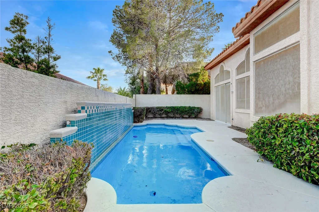 1700 Wandering Winds, Las Vegas, NV 89128