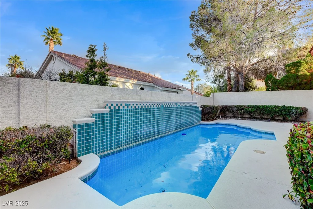 1700 Wandering Winds, Las Vegas, NV 89128