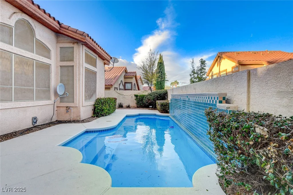 1700 Wandering Winds, Las Vegas, NV 89128