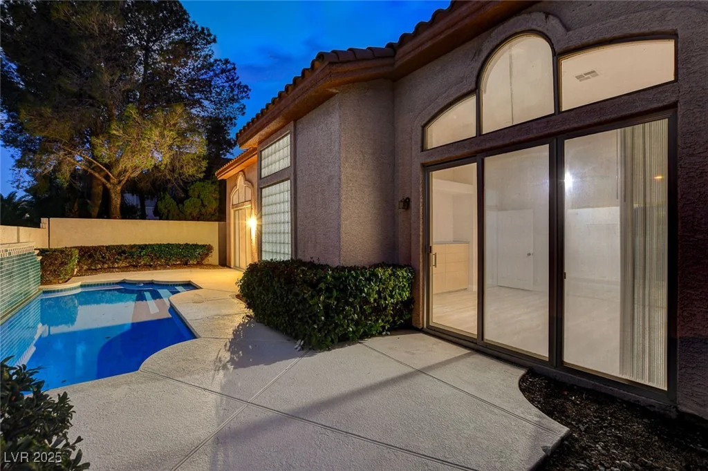 1700 Wandering Winds, Las Vegas, NV 89128