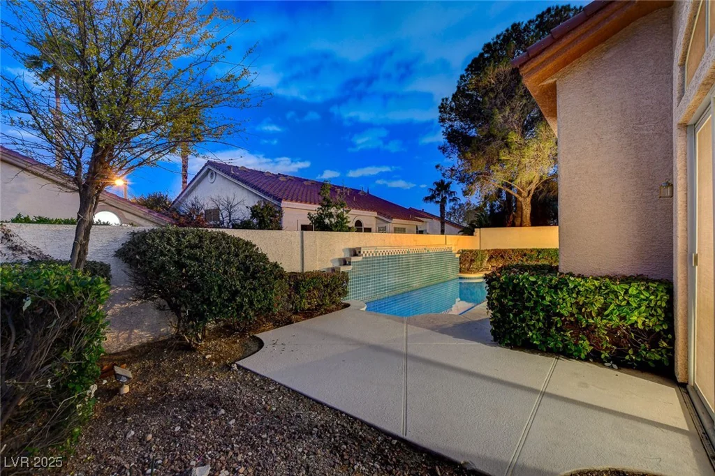 1700 Wandering Winds, Las Vegas, NV 89128