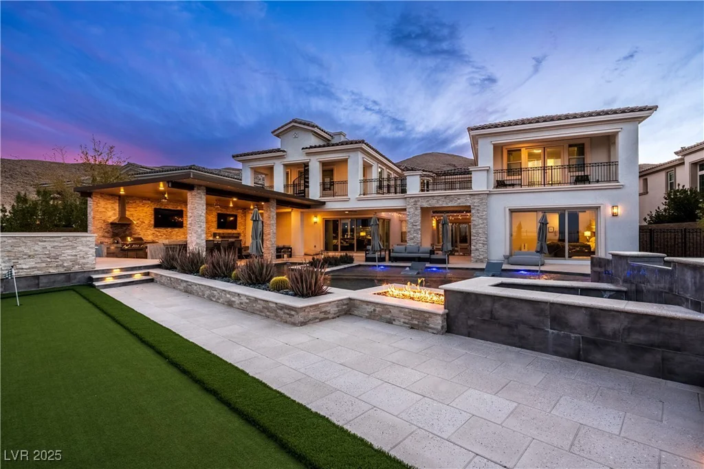12 Olympia Chase, Las Vegas, NV 89141