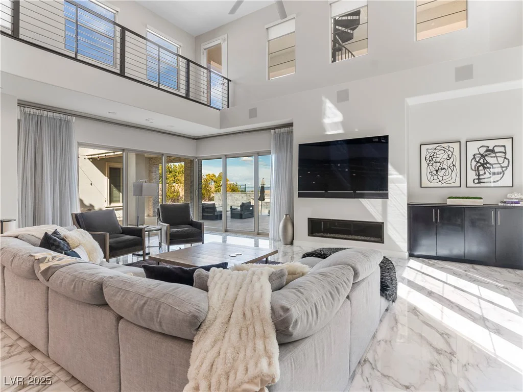 12 Olympia Chase, Las Vegas, NV 89141