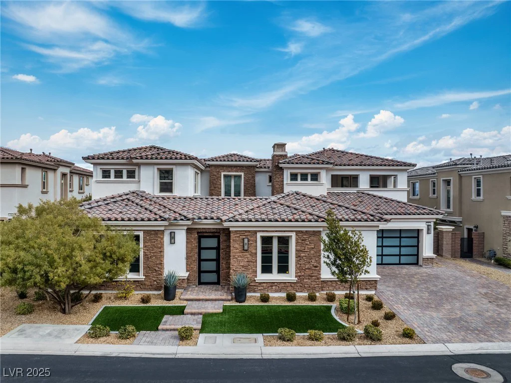 12 Olympia Chase, Las Vegas, NV 89141