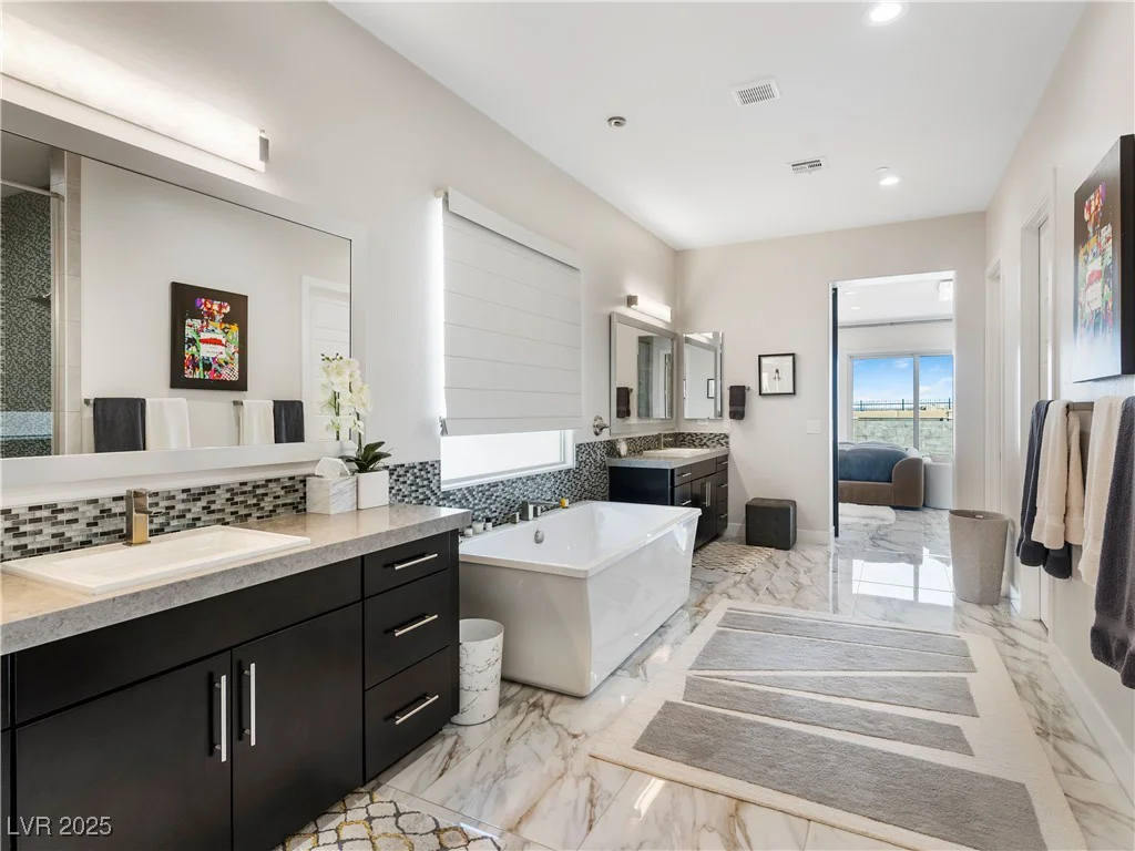 12 Olympia Chase, Las Vegas, NV 89141
